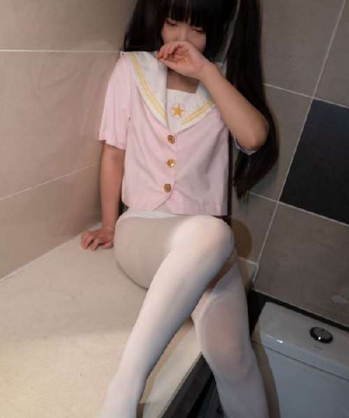 森萝财团 蘿莉絲足寫真 ALPHA-012 酒店粉紅女孩SM白絲 1